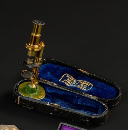 null Brass pocket microscope from Viardot, successor of Seguy in Paris, rue Bonaparte,...