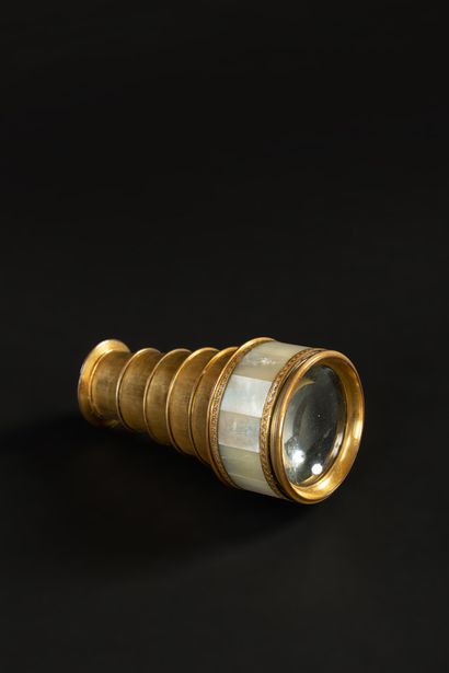 null Mother-of-pearl and brass lorgnette signed Lerebours optician of the observatory...