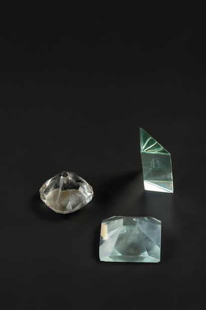 null Set of 3 prisms : diamond, prism with cut sides, pyramid with square base. Some...