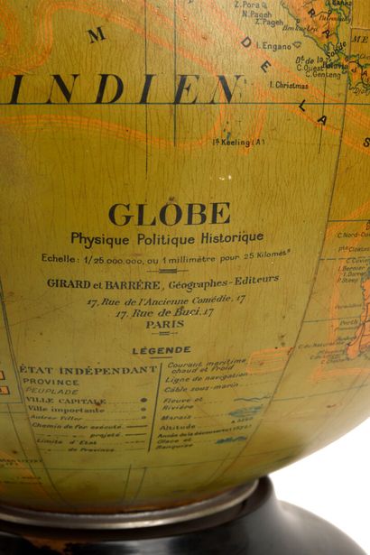 null Luminous globe of the house Girard and Barrère. Foot in Bakelite and glass globe....