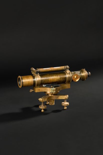 null English field theodolite signed W OTTWAY & CO. 1914

XXth century (Accident...