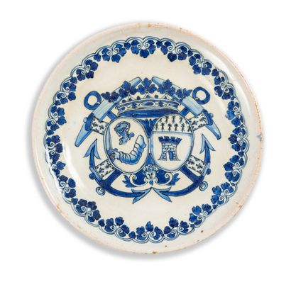 null MARSEILLE, Manufacture de Saint-Jean du Désert

Circular earthenware plate decorated...