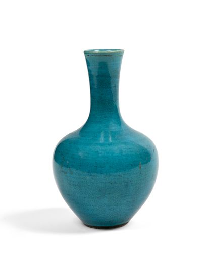 null CHINE Petit vase de forme balustre en biscuit à fond monochrome turquoise

Période...