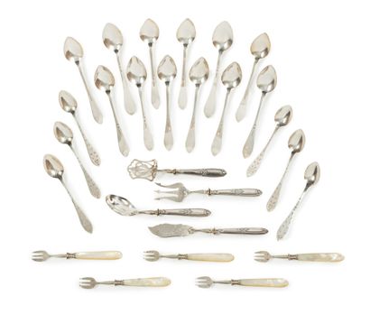 null Set of silver and mother-of-pearl cutlery including twelve dessert spoons uniplat...
