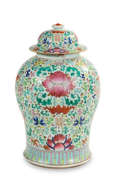 null CHINA

Porcelain baluster-shaped covered vase decorated in Famille Rose enamels...