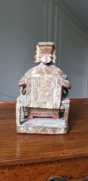 null CHINE

Groupe en bois sculpté anciennement polychrome et or figurant un sage...