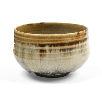 null REGROUPED WITH 251 JAPAN Chawan - Stoneware tea ceremony bowl of circular form...