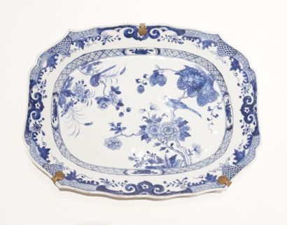 null CHINA

A rectangular porcelain dish with contoured edges decorated in blue underglaze...