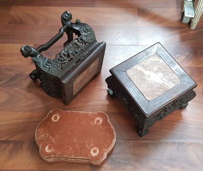 null CHINA

Pair of blackened wood and marble bases

It is joined to the base:

Counter...