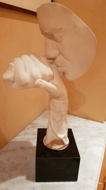 null John CUTRONE (1959-)

Un baise main

Résine

Haut. 37,5 cm