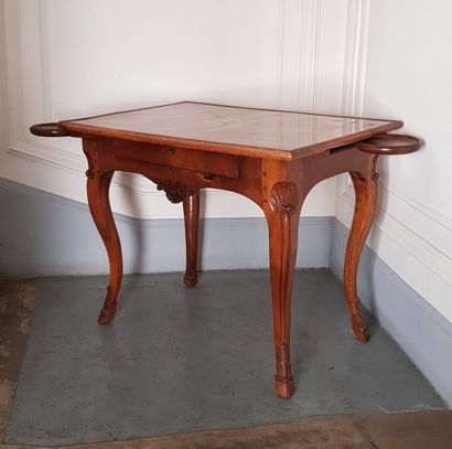 null Regency style table, the base in moulded natural wood finished with sabots,...