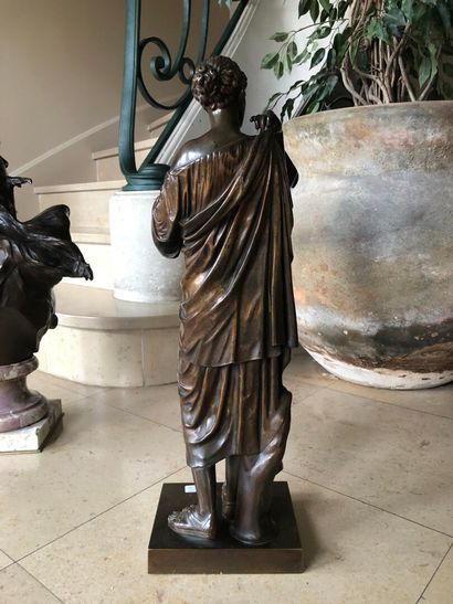 null John WALZ (1844-?) 

Greek goddess 

Bronze with brown patina on a marble pedestal

Height:...