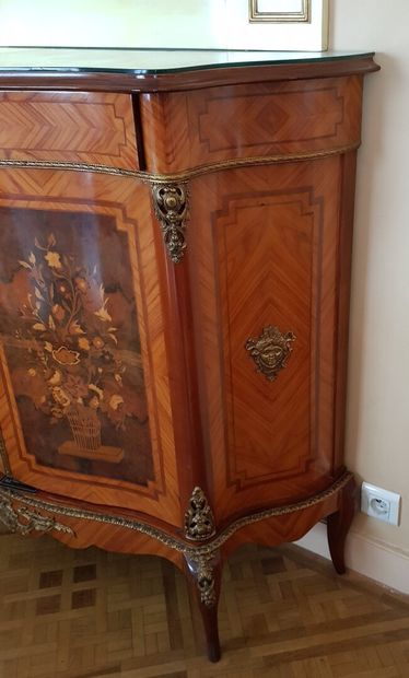 null Curved marquetry cabinet with two doors, marquetry of flowers and ornaments...