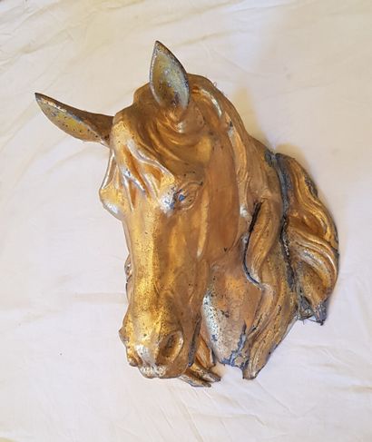 null Sign of horse butchery in gilded zinc

Height : 42 cm

Width : 34 cm

Depth...