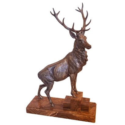null Large stag 12 body regulates on a base in mixed wood

Height : 64.5 cm

Length...