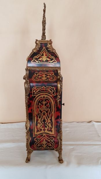 null Violin shaped cartel, the case decorated with lambrequins (Boulle decoration)...
