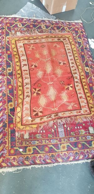 null Two oriental rugs with red background

Lot presented by SCP Studer-Fromentin...