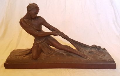 null U. CIPRIANI

The fisherman with a net 

Group in patinated terracotta 

Height...