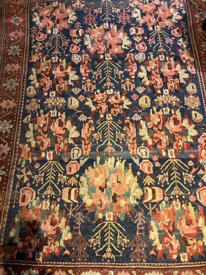 null Carpet with semi stylized flowers on a red background (wear and accidents)

160...