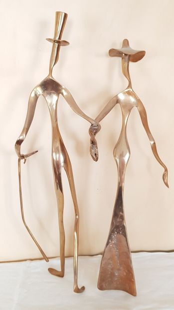 null Yves LOHE (1947-)

Couple holding hands

Gilded bronze 

Height 60 cm