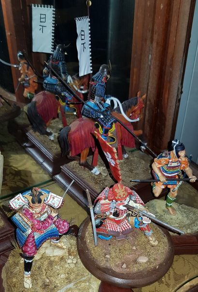 null Lot de 10 figurines sujets de guerriers asiatiques (accidents et manques)