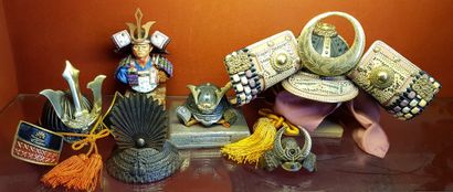 null Lot de figurines en métal à sujet de casque de samouraïs, travail moderne