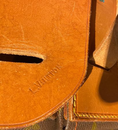 null LOUIS VUITTON

Sac " Steamer bag " 45 cm en toile monogram et cuir naturel,...