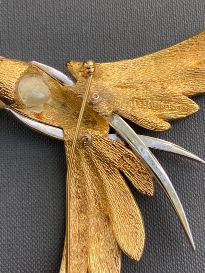 null CARVEN

Jolie broche représentant une hirondelle aux ailes déployées en métal...