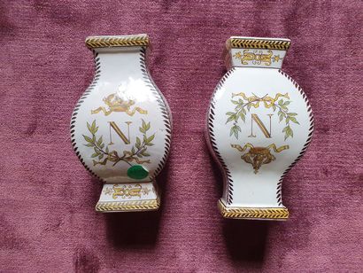 null Lot of various ceramics :

Shaped pieces in the taste of NEVERS

Porcelain:...