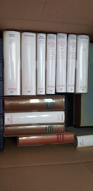 null Lot of books including Pleiades