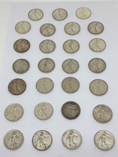 null 27 pieces of francs

Attached :

A set of circulation coins