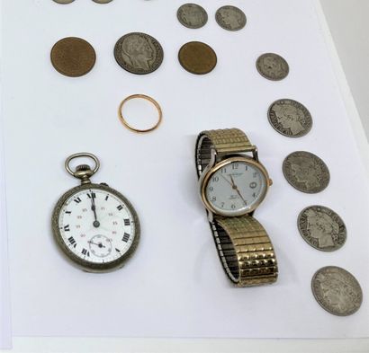 null Un lot de pièces de francs et pièces étrangères

On y joint :

Une montre quartz

Une...