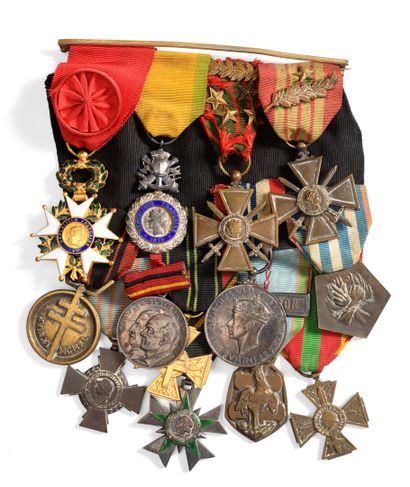 null Placard d'ancien combattant :

Médaille d'officier de la légion d'honneur avec...