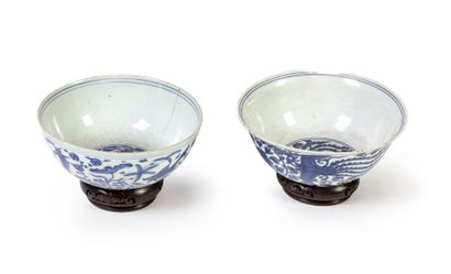 null CHINE

Deux bols en porcelaine à décor différents en bleu sous couverte, l'un...
