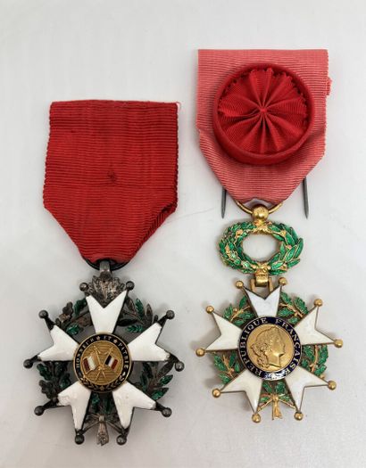 null Légion d'honneur instituée en 1802

Lot comprenant une croix d'officier en bronze...