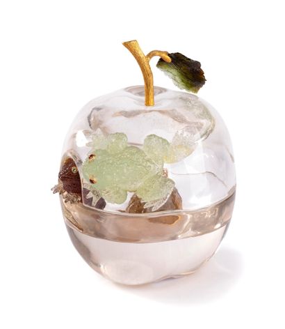 null ZADORA

" Pomme - Rainnettes " Pot couvert en forme de pomme en cristal de roche,...