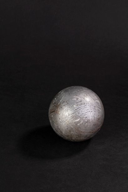 Sphère de météorite métallique Seymchan découverte...