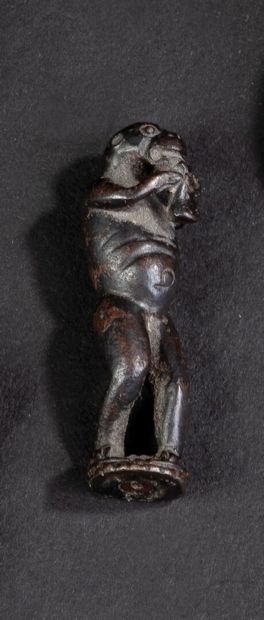 null Statuette de singe

XIXème siècle

Haut. 4,5 cm