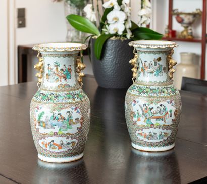 null CHINE Seconde moitié XIXème siècle

Paire de vases Canton en porcelaine blanc...