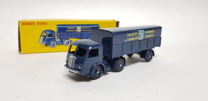 null DINKY TOYS

tracteur Panhard et semi-remorque SNCF dans sa boite