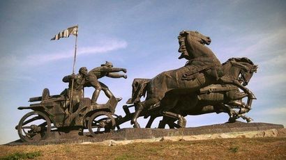 null Tachanka à Kachovka (Ukraine)

Groupe en bronze figurant un char armé tiré par...