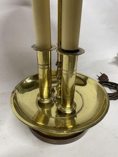 null Frederick COOPER Lamps

Lampe bouillotte à trois lumières en laiton

Haut. 70...