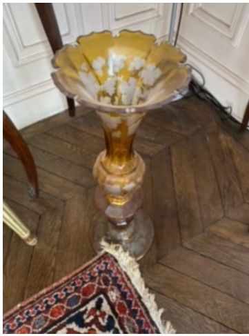 null Grand vase cornet en cristal de bohème à décor cynégétique sur fond jaune

Haut....