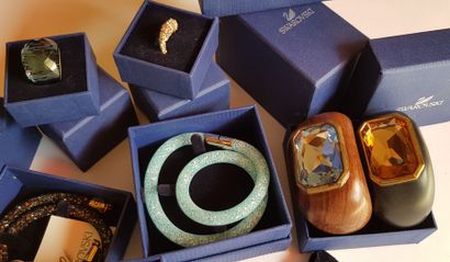 null SWAROVSKI, Daniel SWAROVSKI et divers

Ensemble de bijoux tels : trois bracelets,...