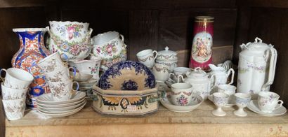 null Lot of various ceramics including: part of tea-coffee services, plateries, vases...