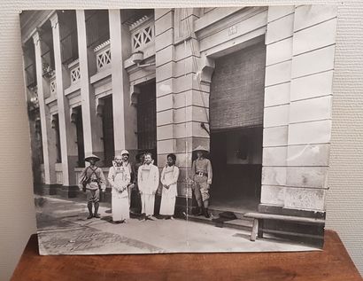 null Souvenirs du Viet-Nam comprenant littérature, photographies, fascicule sur l'Indochine...