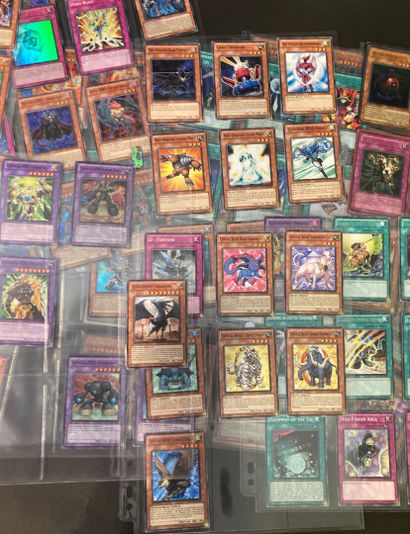 null YU-GI-OH 
Classeur de plus de 400 cartes hologrammes en anglais de divers série...