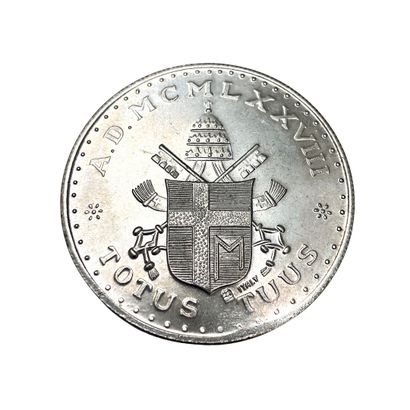null Lot de pièces et monnaie comprenant :
-7 médailles Jean Paul II 1978 en argent
-5...
