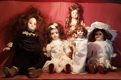 5 poupées tête porcelaine