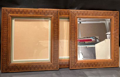 null Suite of three frames in natural wood with inlaid Greek decoration
57.5 x 51.5...